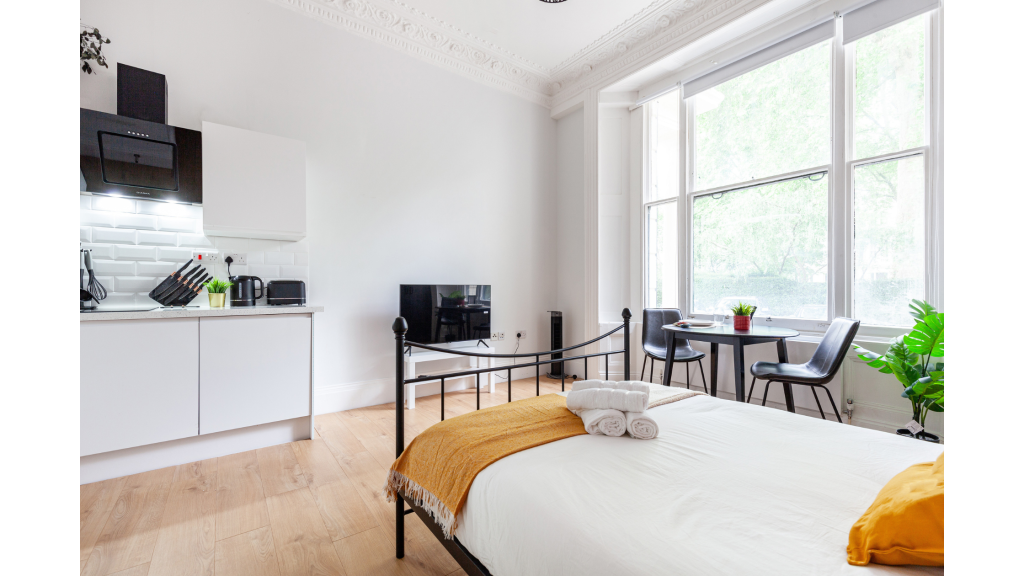 Guest-ready Konnect Homes London rental property managed with AdvanceCM workflows